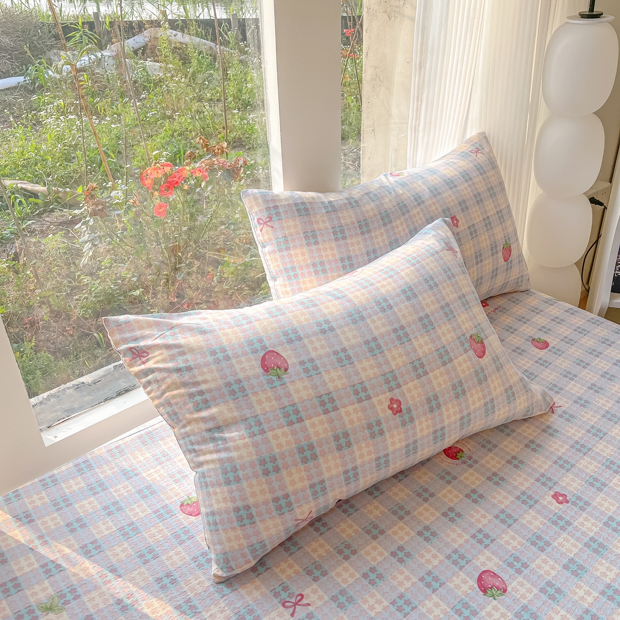 91家纺网 家纺一手货源 找家纺 韩巢家纺 2025新款云感提花双层纱单床笠热销款防滑床笠单件 有草莓的地方