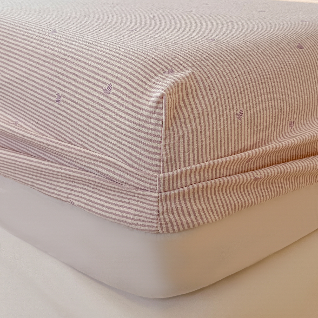 91家纺网 家纺一手货源 找家纺 韩巢家纺 2025新款云感提花双层纱单床笠热销款防滑床笠单件 紫倾心