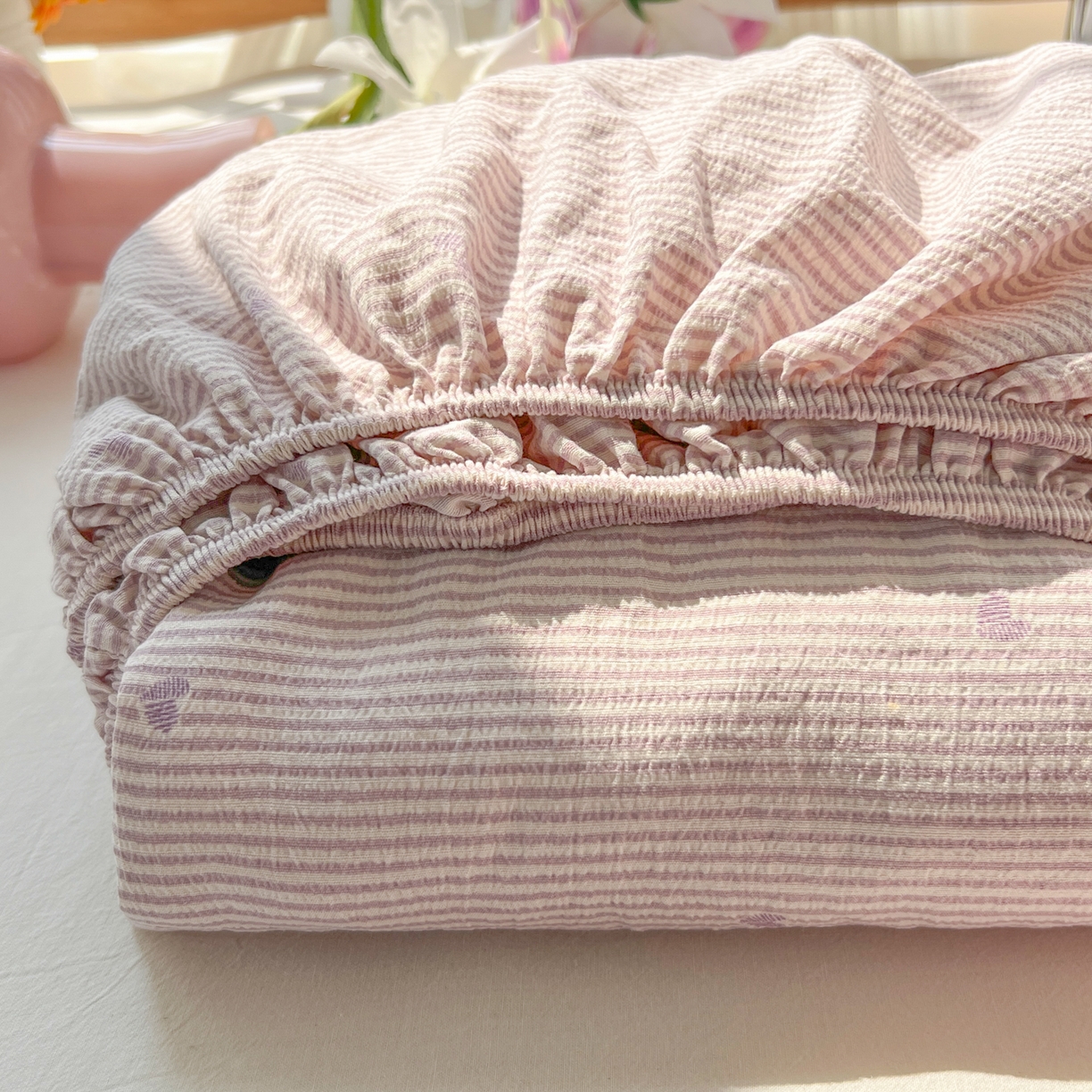 91家纺网 家纺一手货源 找家纺 韩巢家纺 2025新款云感提花双层纱单床笠热销款防滑床笠单件 紫倾心