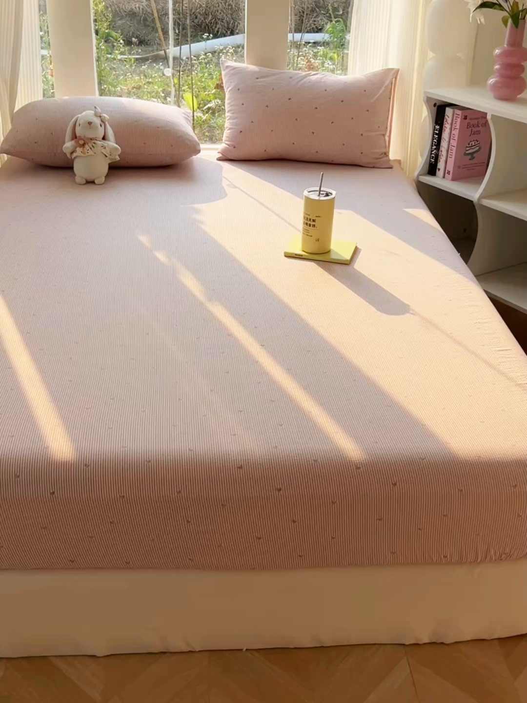 91家纺网 家纺一手货源 找家纺 韩巢家纺 2025新款云感提花双层纱单床笠热销款防滑床笠单件 紫倾心