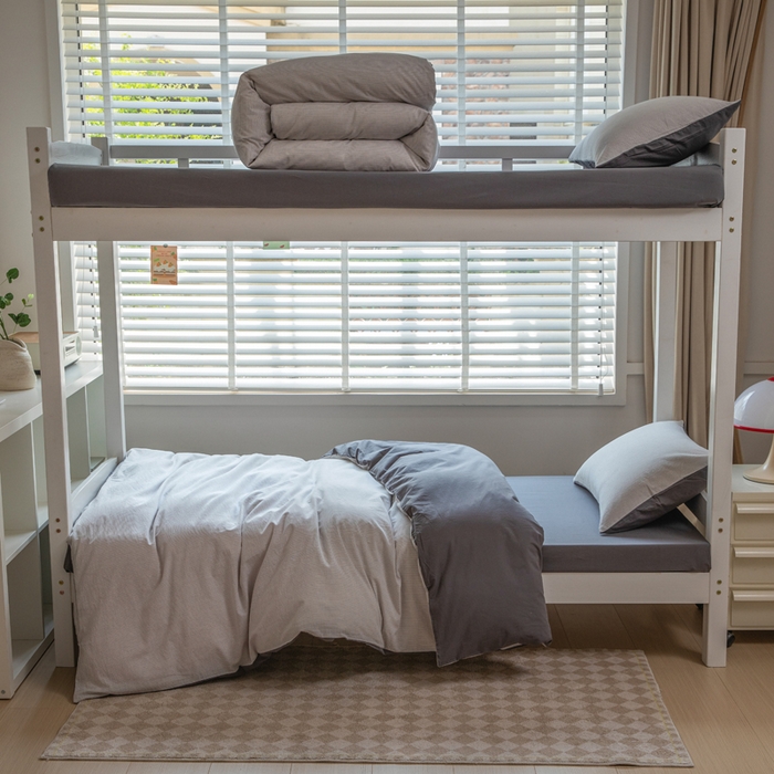 91家纺网 家纺一手货源 找家纺 柠萌家居 2025新款无印良品风色织水洗棉A类学生宿舍三件套 灰密条