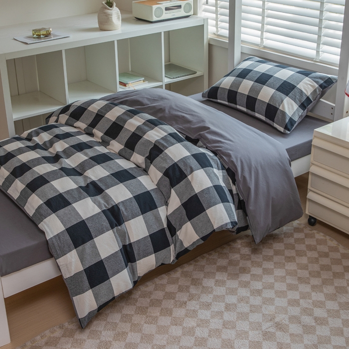 91家纺网 家纺一手货源 找家纺 柠萌家居 2025新款无印良品风色织水洗棉A类学生宿舍三件套 留恋时光-黑