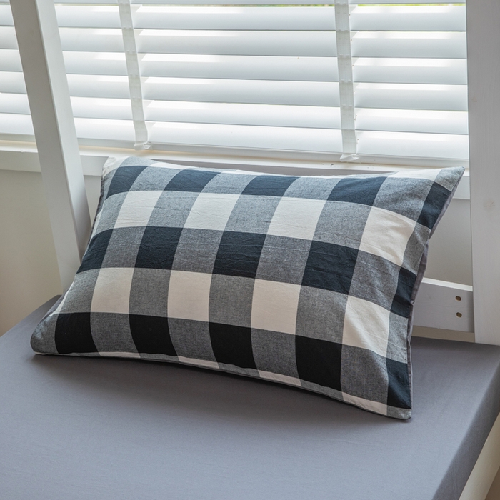 91家纺网 家纺一手货源 找家纺 柠萌家居 2025新款无印良品风色织水洗棉A类学生宿舍三件套 留恋时光-黑