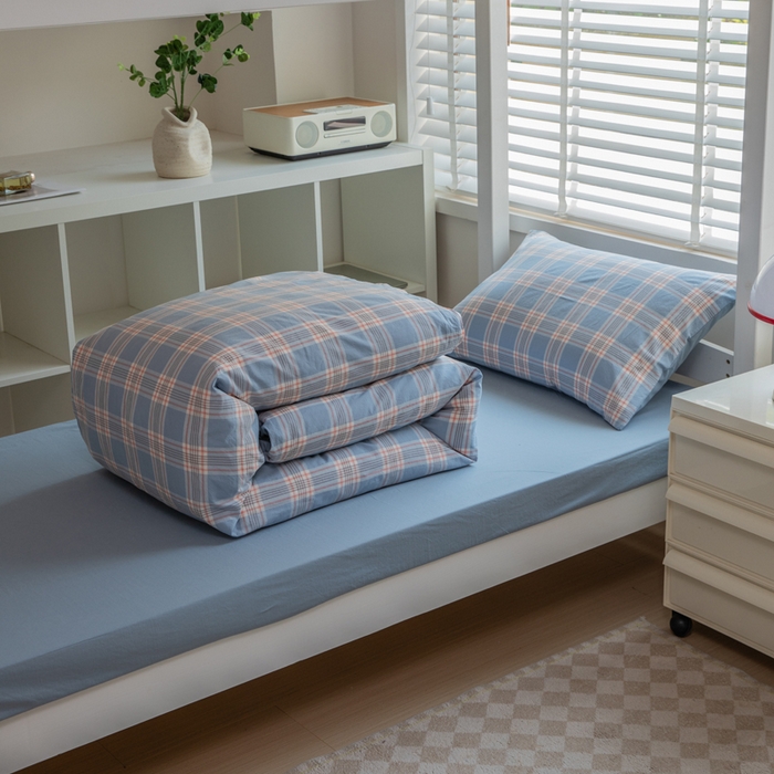 91家纺网 家纺一手货源 找家纺 柠萌家居 2025新款无印良品风色织水洗棉A类学生宿舍三件套 麦凯蓝