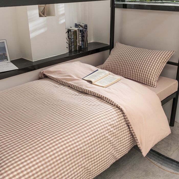 91家纺网 家纺一手货源 找家纺 柠萌家居 2025新款无印良品风色织水洗棉A类学生宿舍三件套 蜜粉格