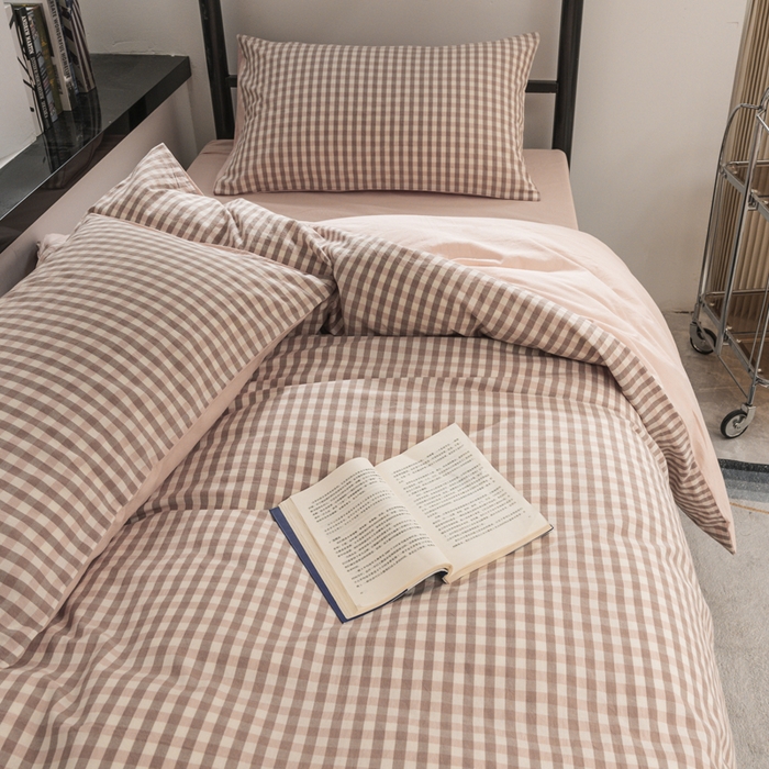 91家纺网 家纺一手货源 找家纺 柠萌家居 2025新款无印良品风色织水洗棉A类学生宿舍三件套 蜜粉格