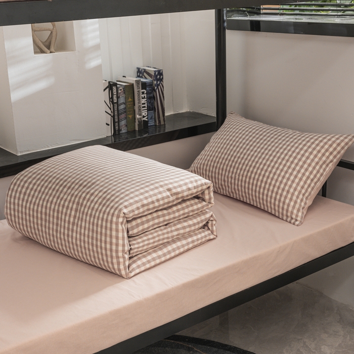 91家纺网 家纺一手货源 找家纺 柠萌家居 2025新款无印良品风色织水洗棉A类学生宿舍三件套 蜜粉格