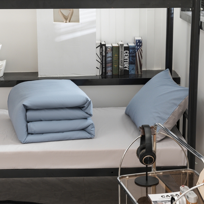 91家纺网 家纺一手货源 找家纺 柠萌家居 2025新款无印良品风色织水洗棉A类学生宿舍三件套 浅蓝灰