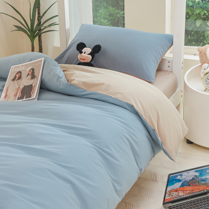 91家纺网 家纺一手货源 找家纺 柠萌家居 2025新款无印良品风色织水洗棉A类学生宿舍三件套 浅蓝+卡其