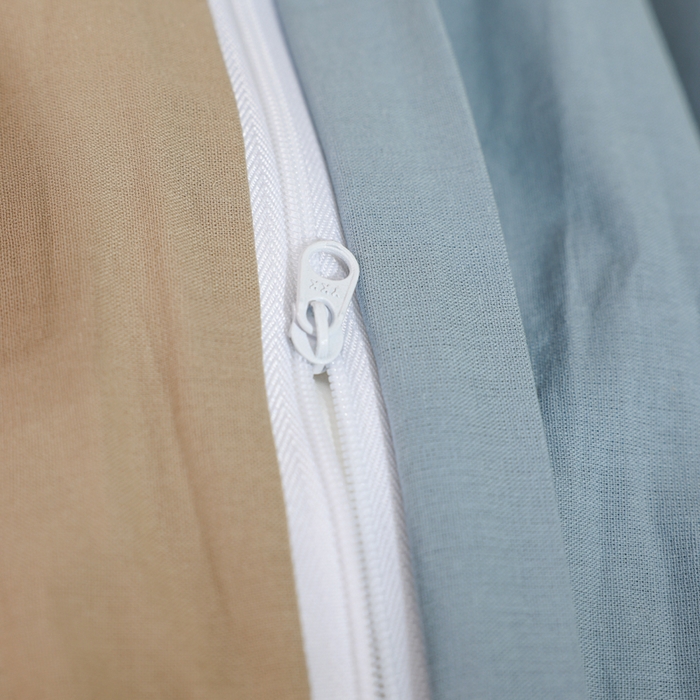 91家纺网 家纺一手货源 找家纺 柠萌家居 2025新款无印良品风色织水洗棉A类学生宿舍三件套 浅蓝+卡其