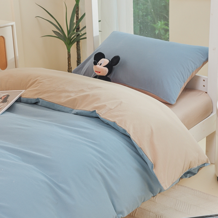 91家纺网 家纺一手货源 找家纺 柠萌家居 2025新款无印良品风色织水洗棉A类学生宿舍三件套 浅蓝+卡其