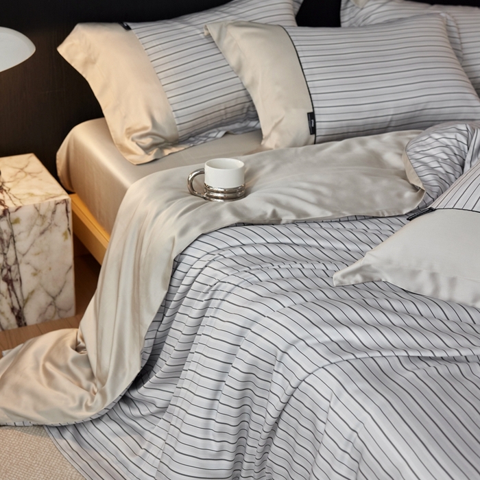 91家纺网 家纺一手货源 找家纺 （总）安莱生活 2025年新款60支兰精天丝数码印花条纹时尚款四件套