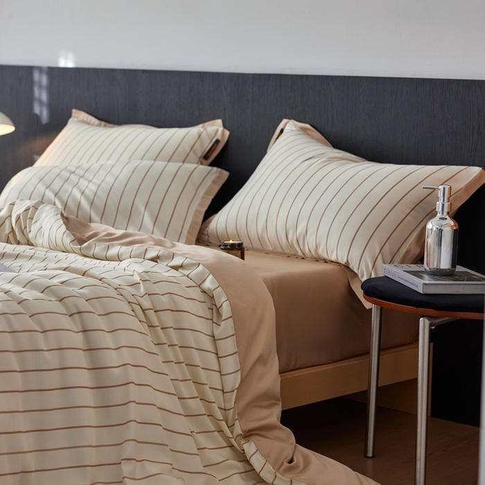 91家纺网 家纺一手货源 找家纺 （总）安莱生活 2025年新款60支兰精天丝数码印花条纹时尚款四件套