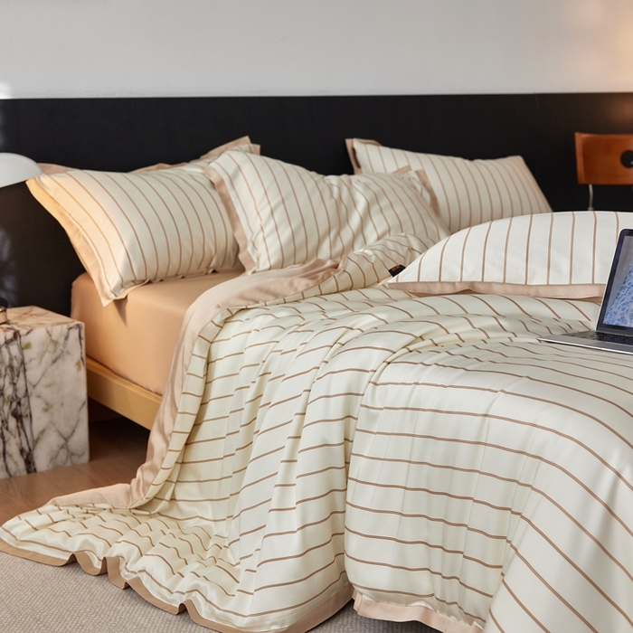 91家纺网 家纺一手货源 找家纺 （总）安莱生活 2025年新款60支兰精天丝数码印花条纹时尚款四件套