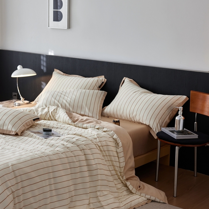 91家纺网 家纺一手货源 找家纺 （总）安莱生活 2025年新款60支兰精天丝数码印花条纹时尚款四件套