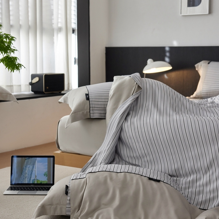 91家纺网 家纺一手货源 找家纺 安莱生活 2025年新款60支兰精天丝数码印花条纹时尚款四件套 黛夏-灰