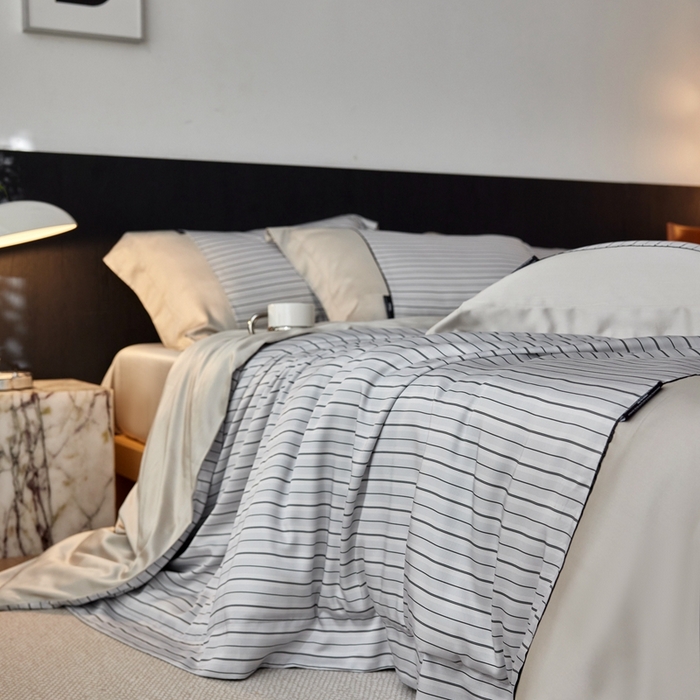 91家纺网 家纺一手货源 找家纺 安莱生活 2025年新款60支兰精天丝数码印花条纹时尚款四件套 黛夏-灰