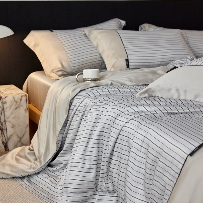 91家纺网 家纺一手货源 找家纺 安莱生活 2025年新款60支兰精天丝数码印花条纹时尚款四件套 黛夏-灰