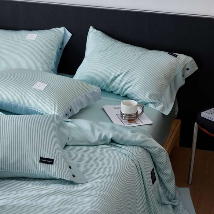 91家纺网 家纺一手货源 找家纺 安莱生活 2025年新款60支兰精天丝数码印花条纹时尚款四件套 多琳-绿