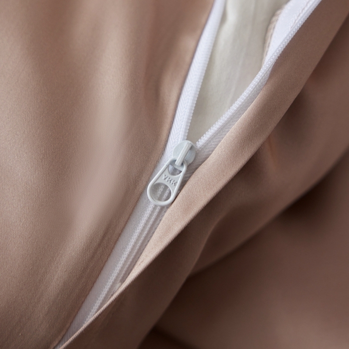 91家纺网 家纺一手货源 找家纺 安莱生活 2025年新款60支兰精天丝数码印花条纹时尚款四件套 沁雨-粉咖