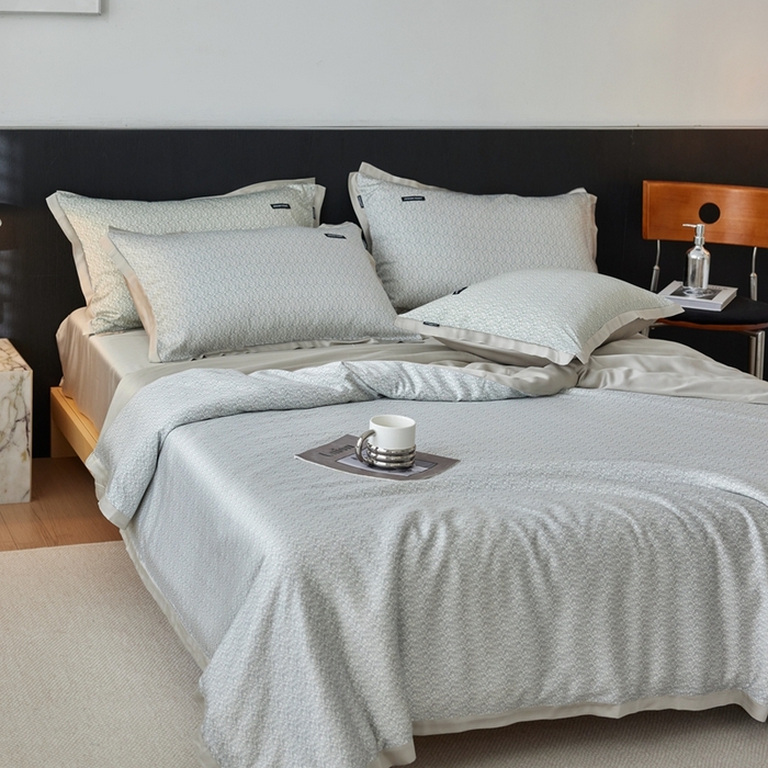 91家纺网 家纺一手货源 找家纺 安莱生活 2025年新款60支兰精天丝数码印花条纹时尚款四件套 沁雨-灰绿