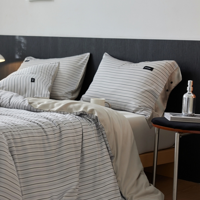 91家纺网 家纺一手货源 找家纺 安莱生活 2025年新款60支兰精天丝数码印花条纹时尚款四件套 织锦-灰