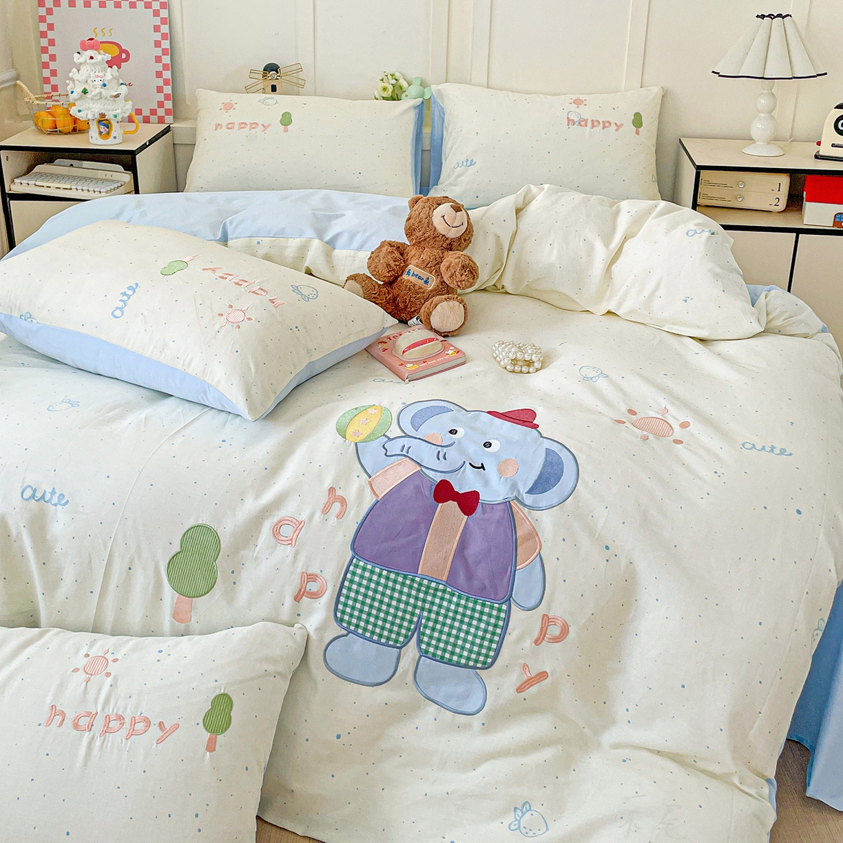 91家纺网 家纺一手货源 找家纺 娜娜 2025新款13376全棉贴布绣四件套 小飞象