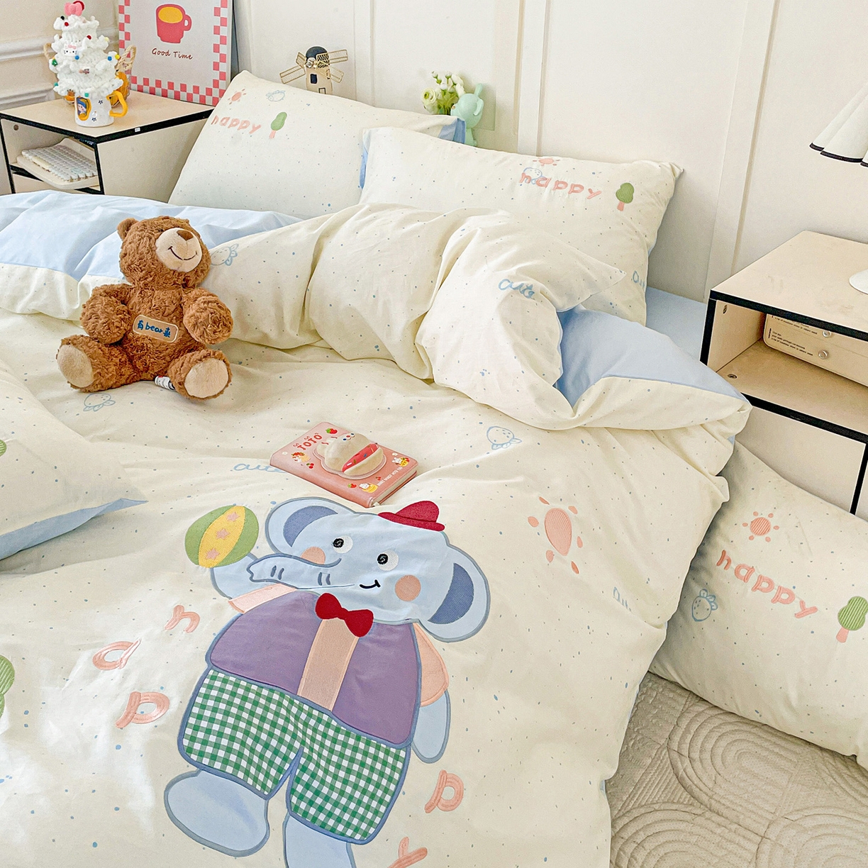 91家纺网 家纺一手货源 找家纺 娜娜 2025新款13376全棉贴布绣四件套 小飞象