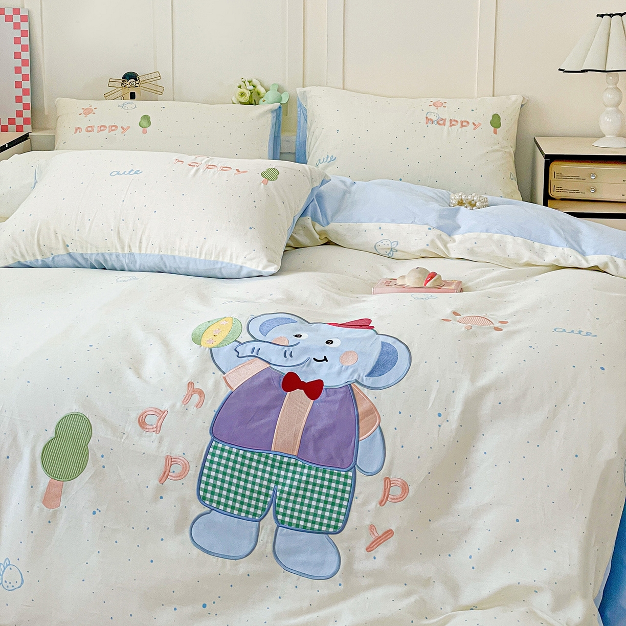 91家纺网 家纺一手货源 找家纺 娜娜 2025新款13376全棉贴布绣四件套 小飞象