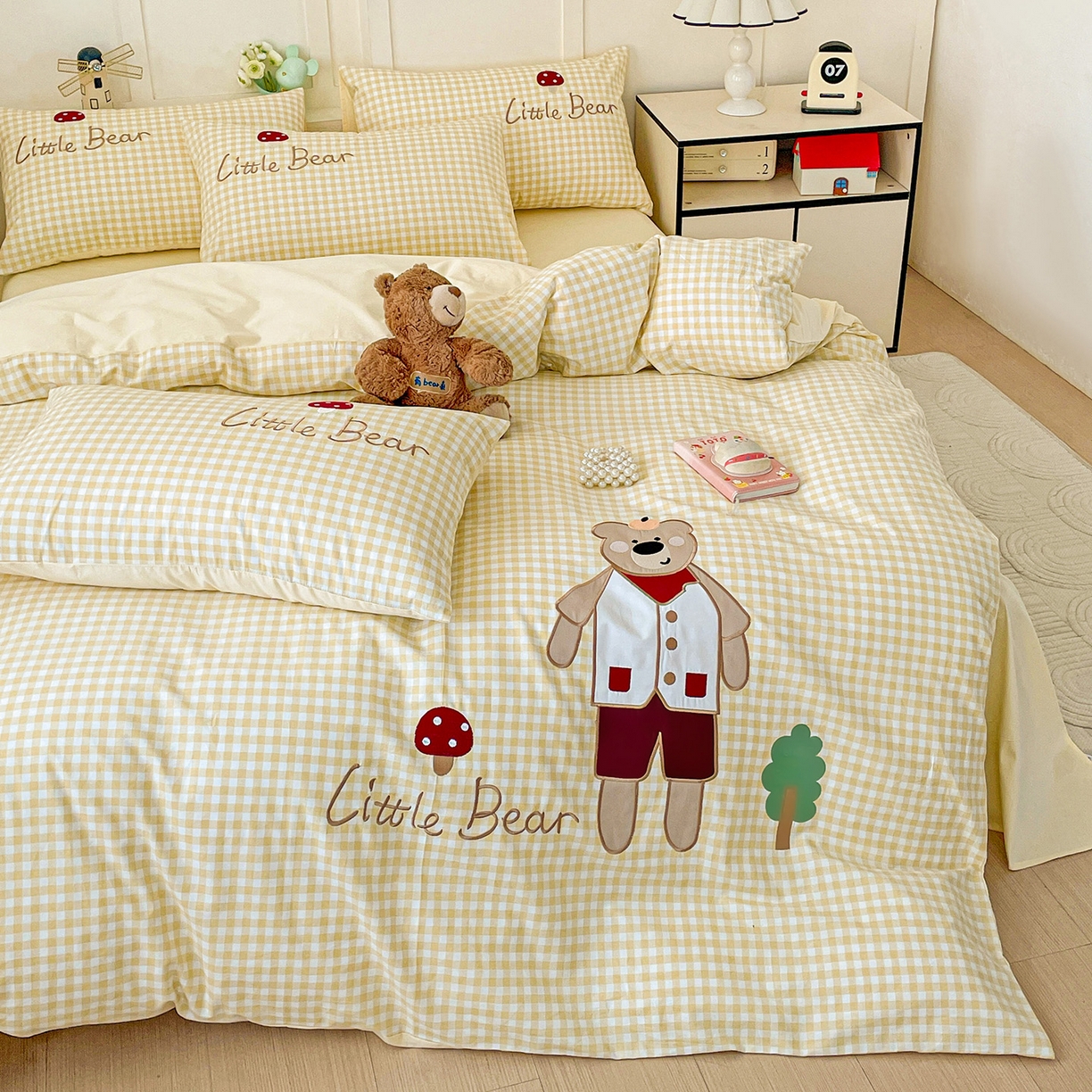 91家纺网 家纺一手货源 找家纺 娜娜 2025新款13376全棉贴布绣四件套 熊大大