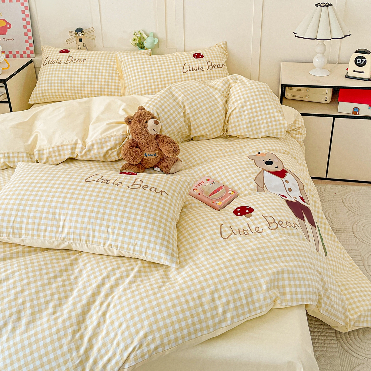 91家纺网 家纺一手货源 找家纺 娜娜 2025新款13376全棉贴布绣四件套 熊大大