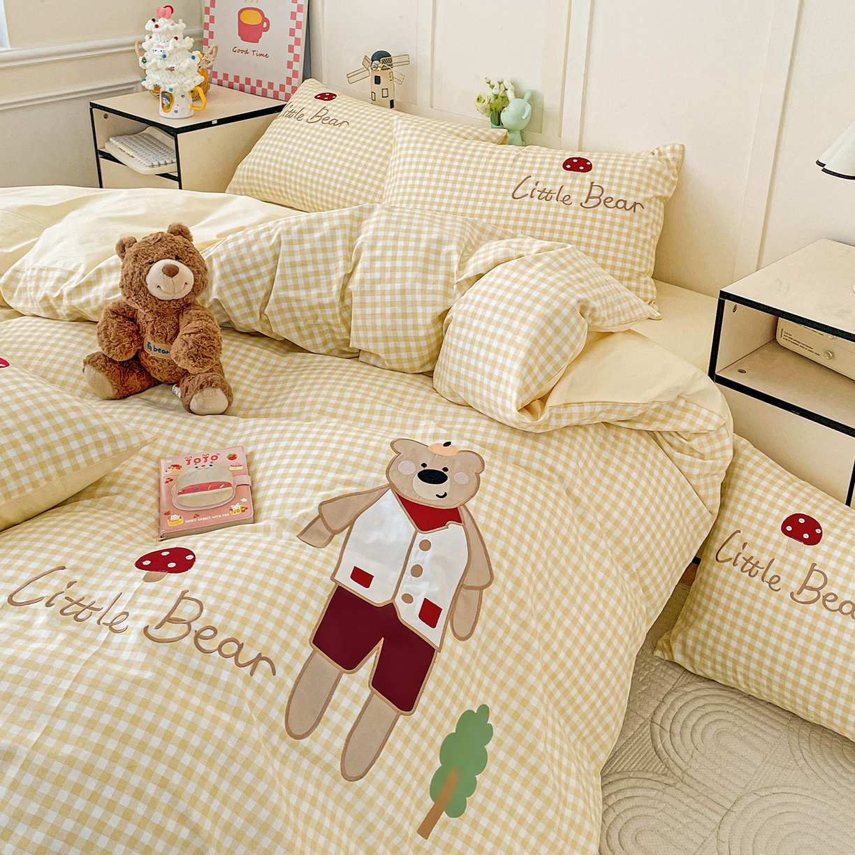 91家纺网 家纺一手货源 找家纺 娜娜 2025新款13376全棉贴布绣四件套 熊大大