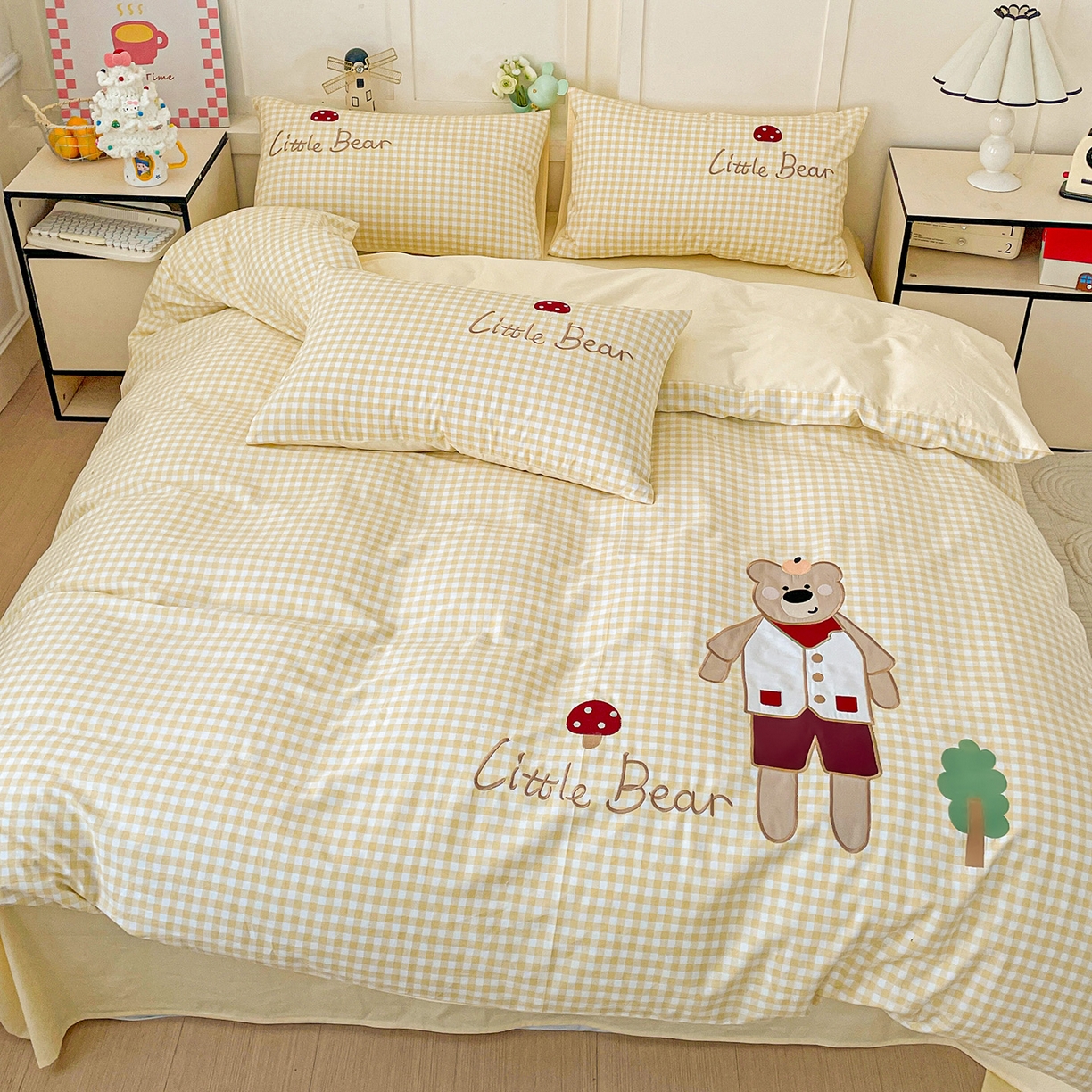 91家纺网 家纺一手货源 找家纺 娜娜 2025新款13376全棉贴布绣四件套 熊大大