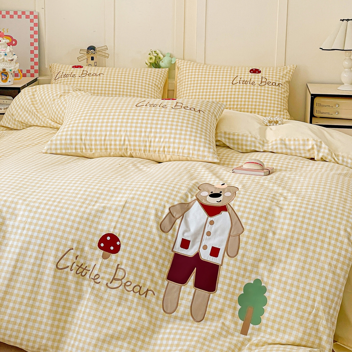 91家纺网 家纺一手货源 找家纺 娜娜 2025新款13376全棉贴布绣四件套 熊大大