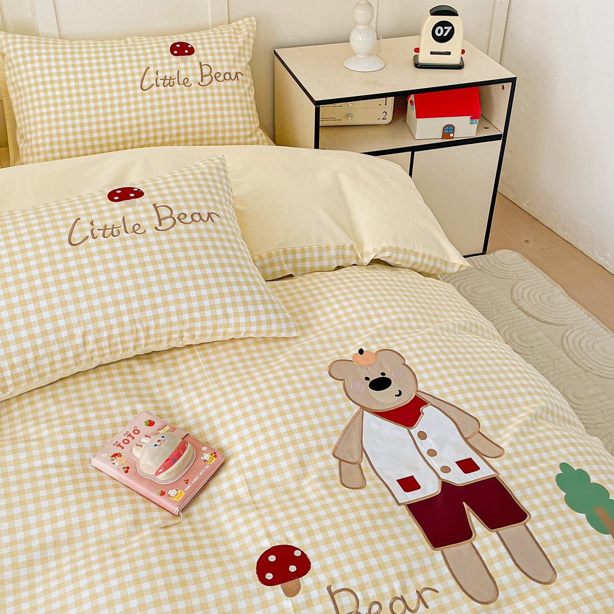 91家纺网 家纺一手货源 找家纺 娜娜 2025新款13376全棉贴布绣四件套 熊大大