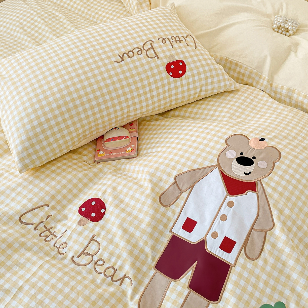 91家纺网 家纺一手货源 找家纺 娜娜 2025新款13376全棉贴布绣四件套 熊大大