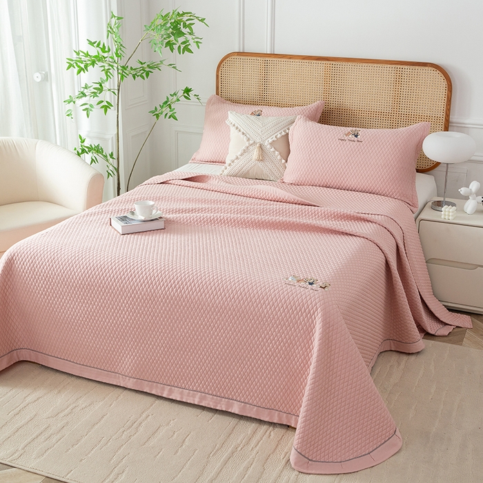 梦精灵家纺 2026新款刺绣卡通熊天丝棉莫代尔床盖加大尺寸双面可铺床单三件套四季通用 萌熊乐语系列 萌熊乐语-粉