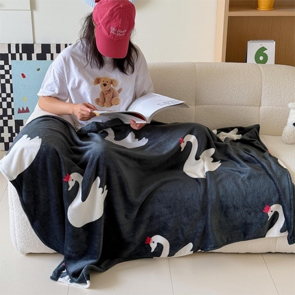 91家纺网 家纺一手货源 找家纺 顾里家纺 2025新款ins少女奶油系双面牛奶绒毯-第二组 黑天鹅