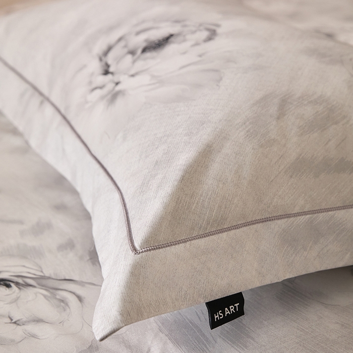 91家纺网 家纺一手货源 找家纺 禾时 2025新款A类100S长绒棉全棉数码印花单枕套 雪落无声