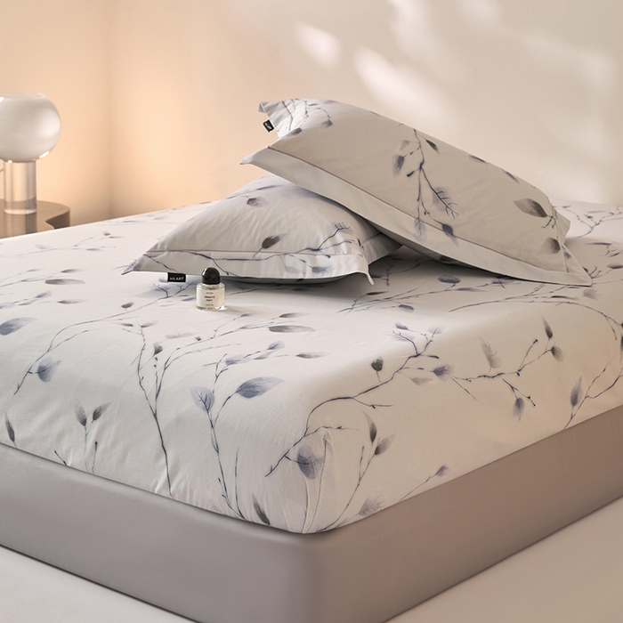 91家纺网 家纺一手货源 找家纺 禾时 2025新款A类100S长绒棉全棉数码印花单枕套 清风荷影