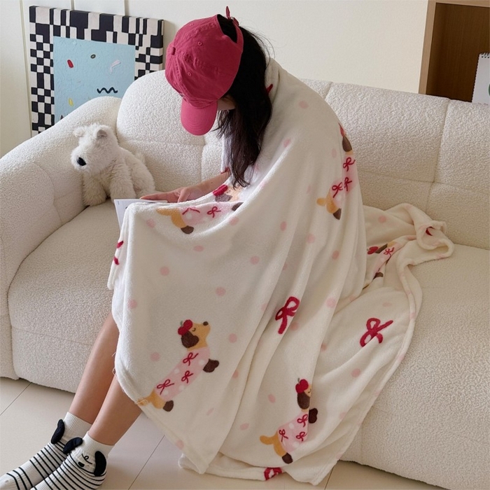 91家纺网 家纺一手货源 找家纺 顾里家纺 2025新款ins少女奶油系双面牛奶绒毯-第二组 波点腊肠狗