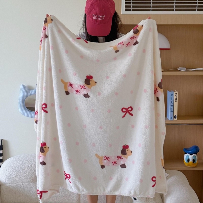 91家纺网 家纺一手货源 找家纺 顾里家纺 2025新款ins少女奶油系双面牛奶绒毯-第二组 波点腊肠狗