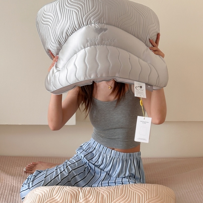 91家纺网 家纺一手货源 找家纺 （总）伟邦枕芯 2025新款爱心刺绣乳胶护颈枕枕头枕芯