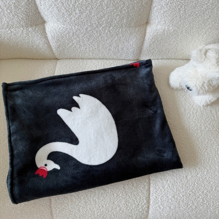 91家纺网 家纺一手货源 找家纺 顾里家纺 2025新款ins少女奶油系双面牛奶绒毯-第二组 黑天鹅