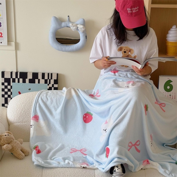 91家纺网 家纺一手货源 找家纺 顾里家纺 2025新款ins少女奶油系双面牛奶绒毯-第二组 草莓小狗