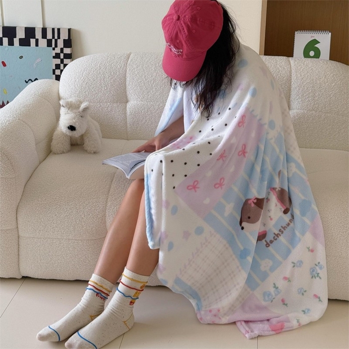 91家纺网 家纺一手货源 找家纺 顾里家纺 2025新款ins少女奶油系双面牛奶绒毯-第二组 拼接腊肠狗