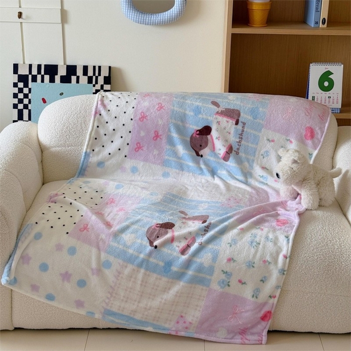 91家纺网 家纺一手货源 找家纺 顾里家纺 2025新款ins少女奶油系双面牛奶绒毯-第二组 拼接腊肠狗