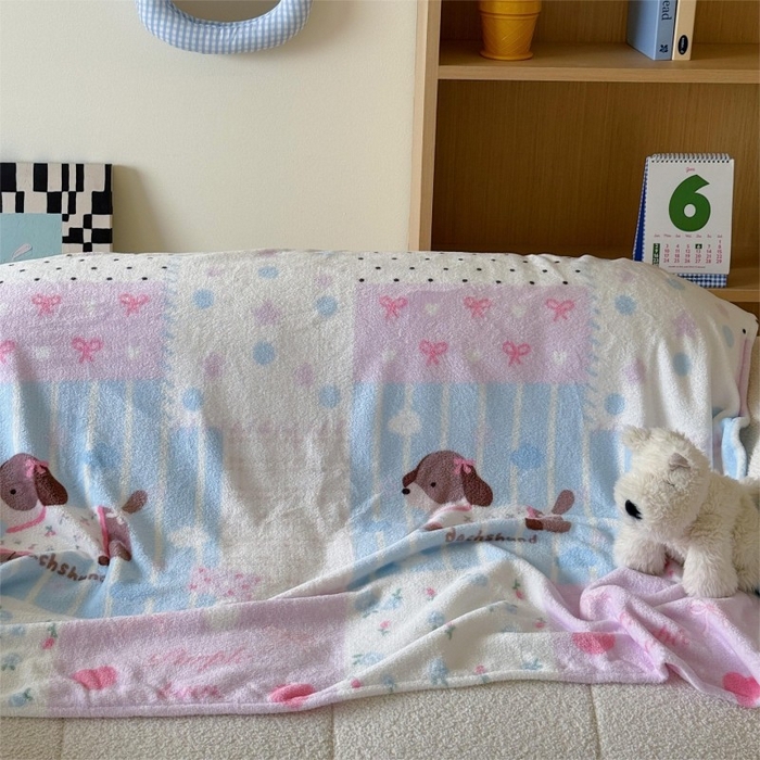 91家纺网 家纺一手货源 找家纺 顾里家纺 2025新款ins少女奶油系双面牛奶绒毯-第二组 拼接腊肠狗