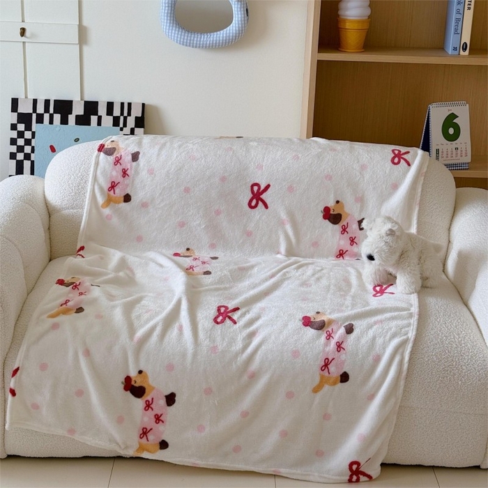 91家纺网 家纺一手货源 找家纺 顾里家纺 2025新款ins少女奶油系双面牛奶绒毯-第二组 波点腊肠狗