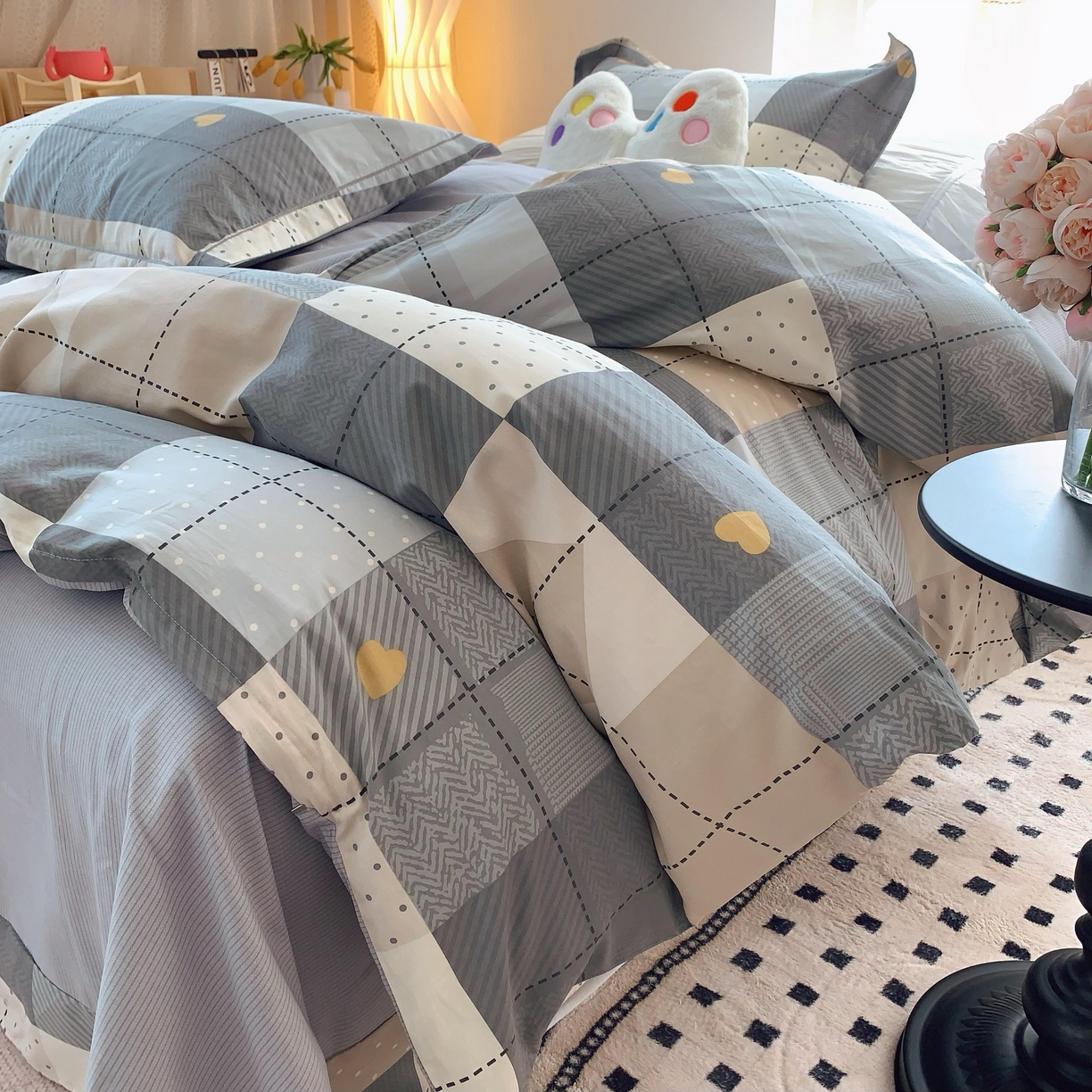 91家纺网 家纺一手货源 找家纺 莱豫家纺 2025春夏新款亲肤舒适小清新印花全棉纯棉四件套-第二批 积木电台灰